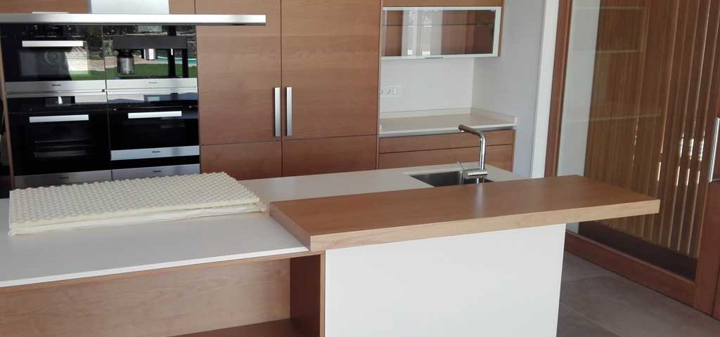 Cocina en madera a medida