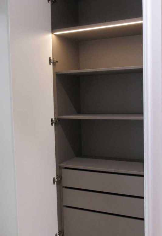 Muebles de cocina Gocoi modelo Armario 4 puertas abatibles con uñero en